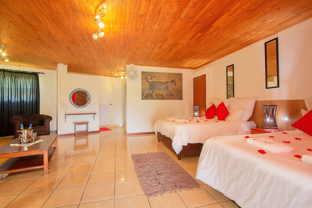 Deluxe Room - Photo 3