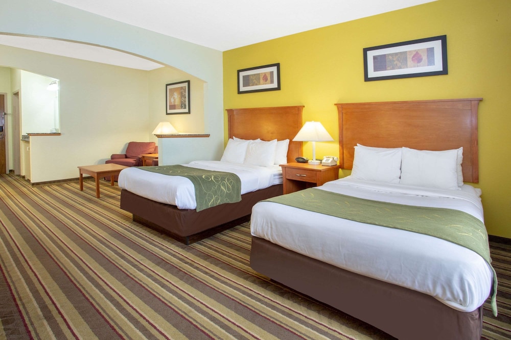 Suite, 2 Queen Beds, Non Smoking - Photo 1
