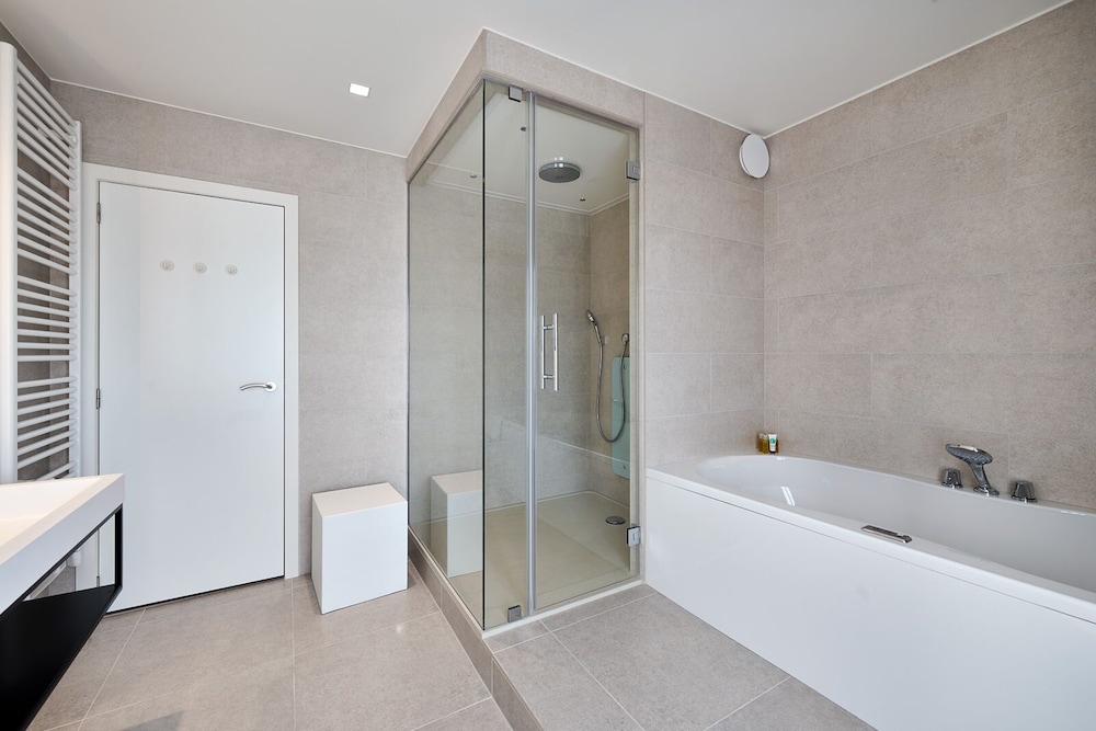 Suite, 1 King Bed, Non Smoking, Kitchenette photo 2