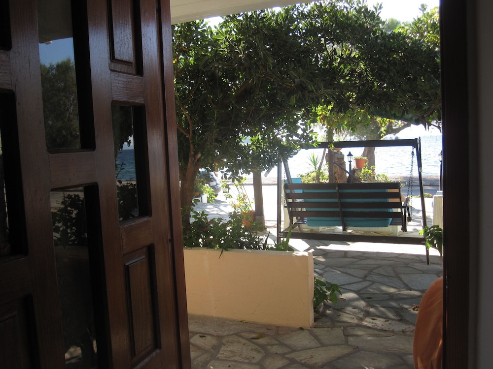 Studio, Sea View, Ground Floor photo 3