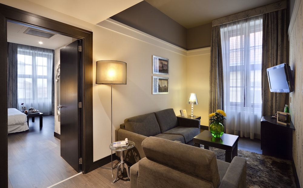 Grand Apartment, 2 Bedrooms photo 2