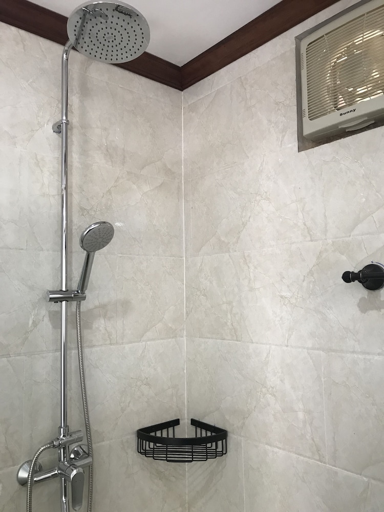 Deluxe Twin Room - Photo 16