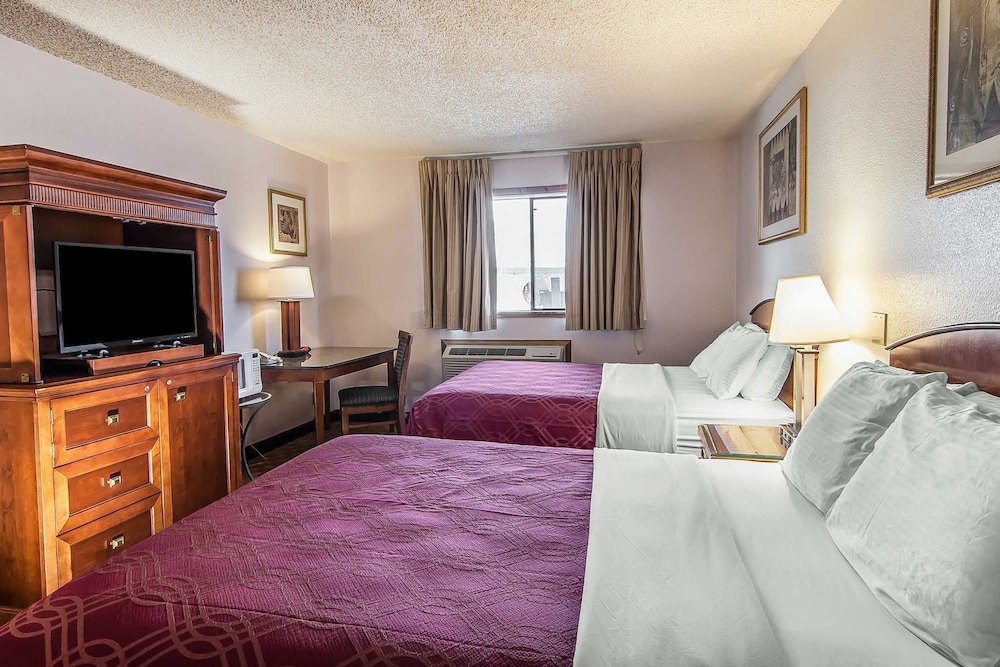 Standard Room, 2 Queen Beds - Photo 4