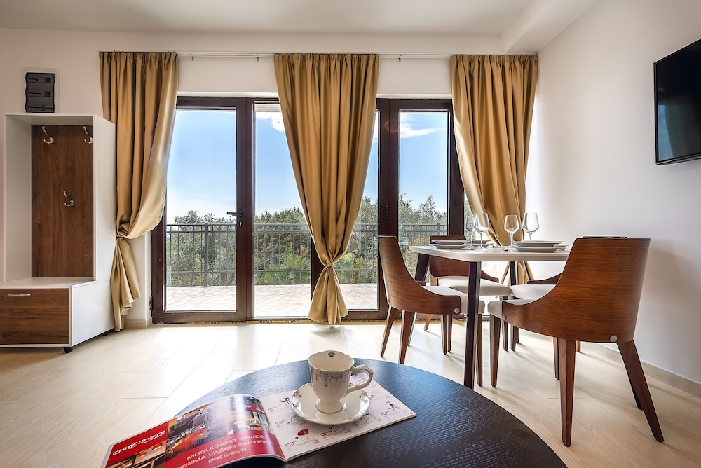 Comfort Apartment, Partial Sea View photo 3