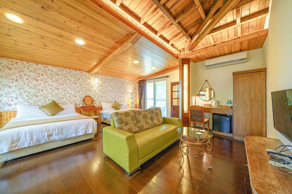 Standard Quadruple Room, Garden View photo 2