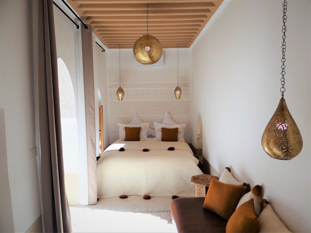 Deluxe Twin Room SAADA