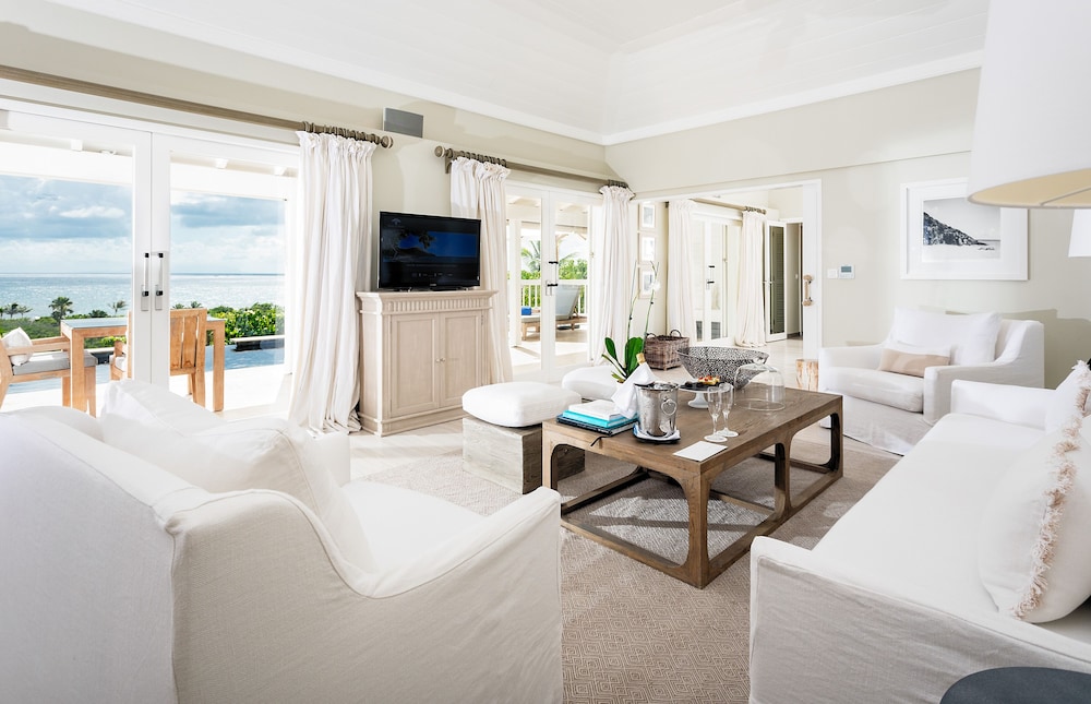 Signature Suite, Private Pool, Ocean View photo 3