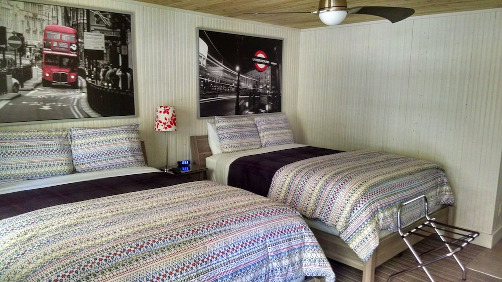 Room, 2 Queen Beds photo 1
