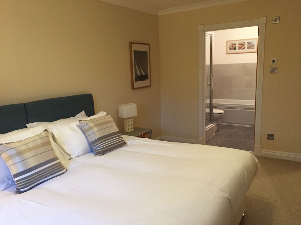 Luxury Apartment, 2 Bedrooms, Accessible (3H, Abbotsford) photo 2