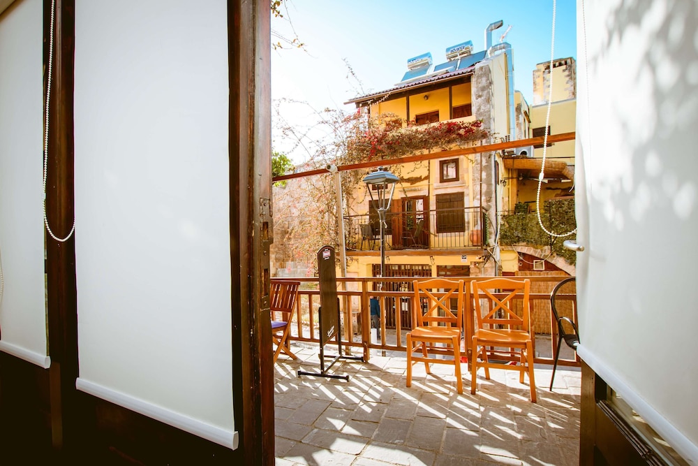 Double Room - Photo 24