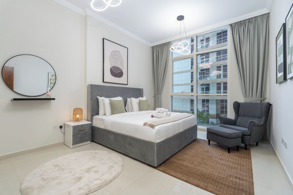 Basic Apartment, 1 King Bed with Sofa bed photo 1
