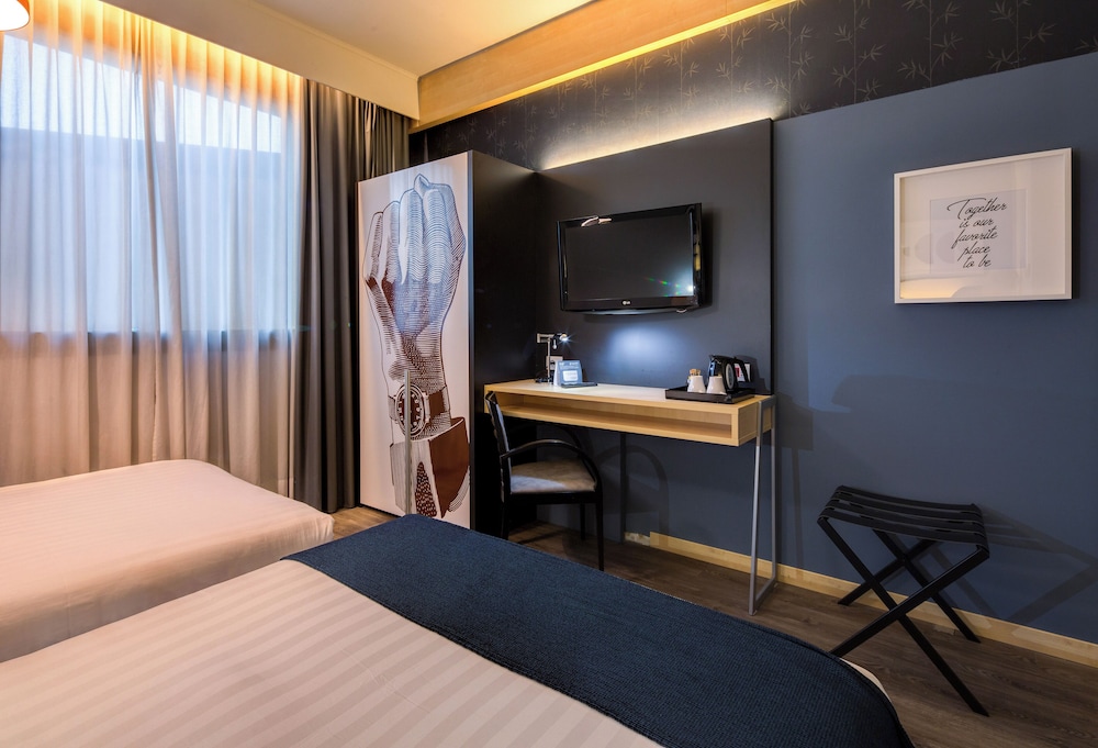 Standard Room, 2 Twin Beds, Smoking - Photo 6