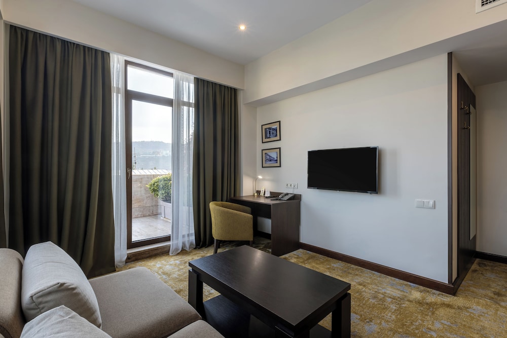 Executive Suite, Terrace photo 3