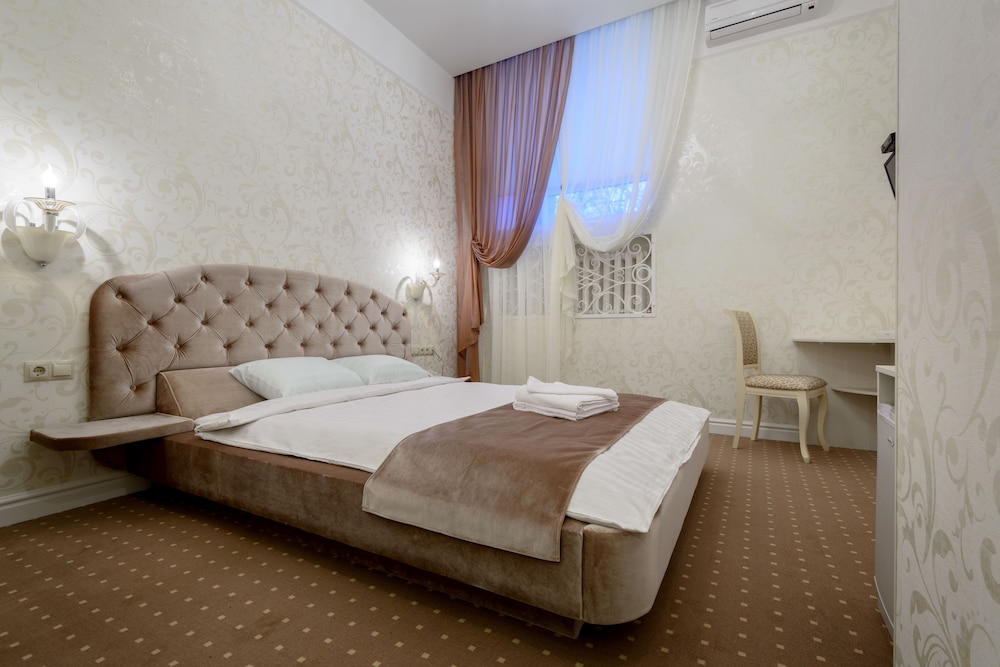 Signature Double Room, 1 King Bed, Non Smoking, Allergy Friendly photo 1