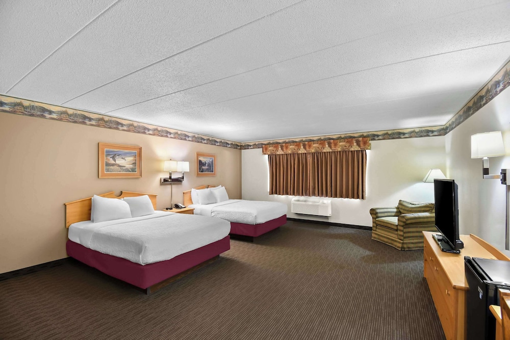 Standard Room, 2 Queen Beds, Non Smoking