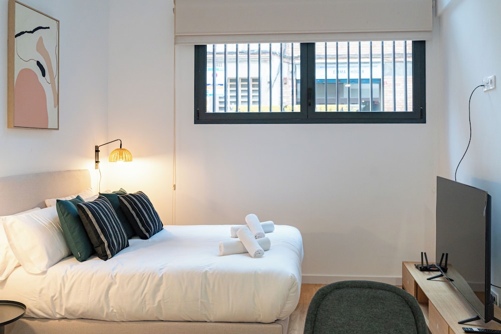 Studio (1 Bedroom)