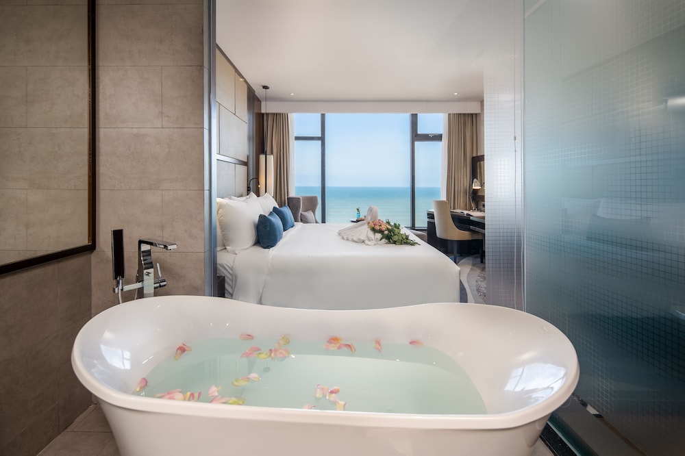 Delight Ocean King with Spa Offer