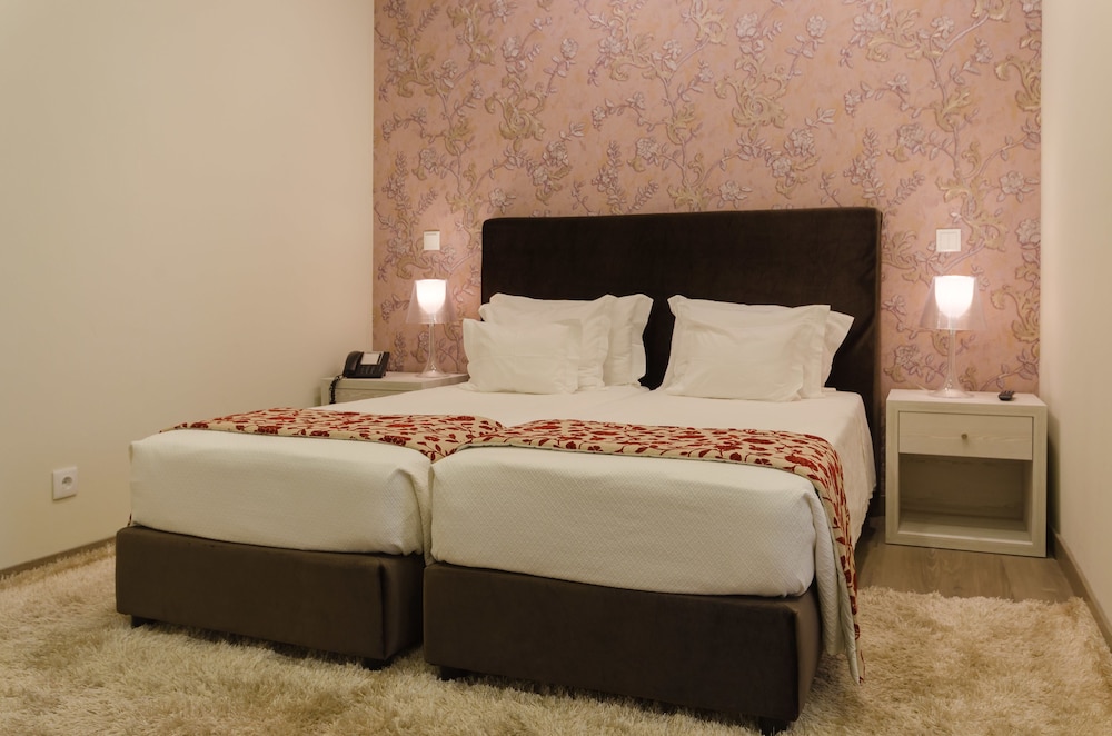 Standard Triple Room (Chiado View)