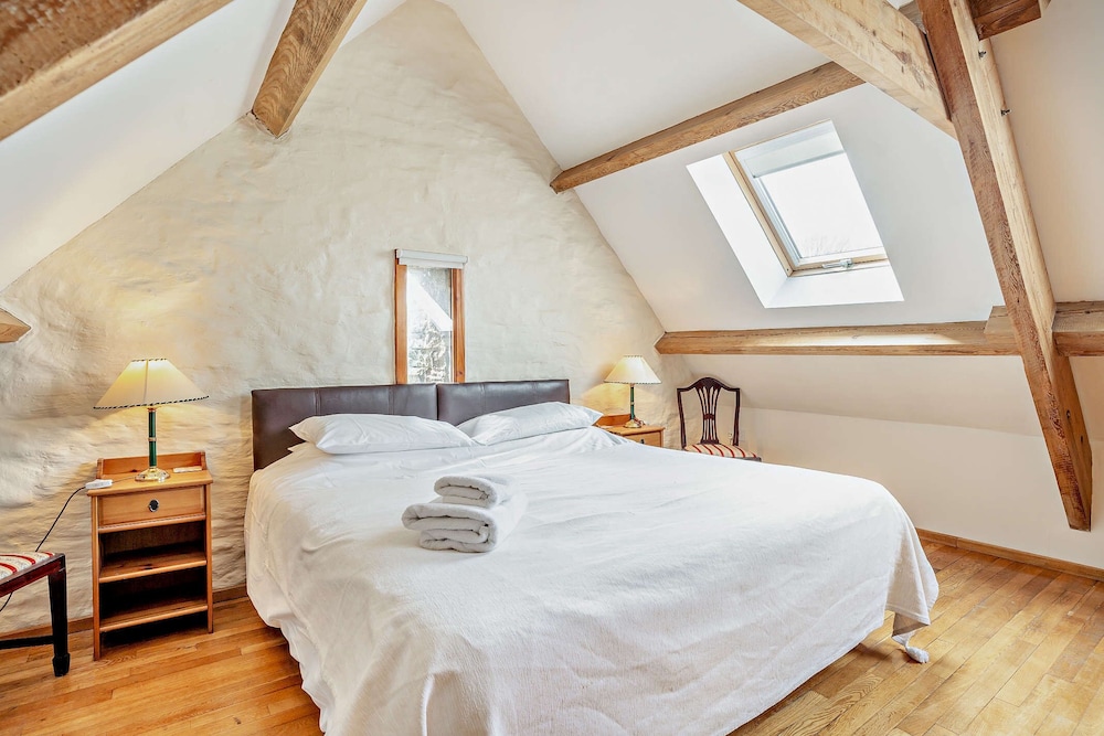 Superior Cottage, Private Bathroom, Courtyard View (Tyn Cellar Cottage) photo 2