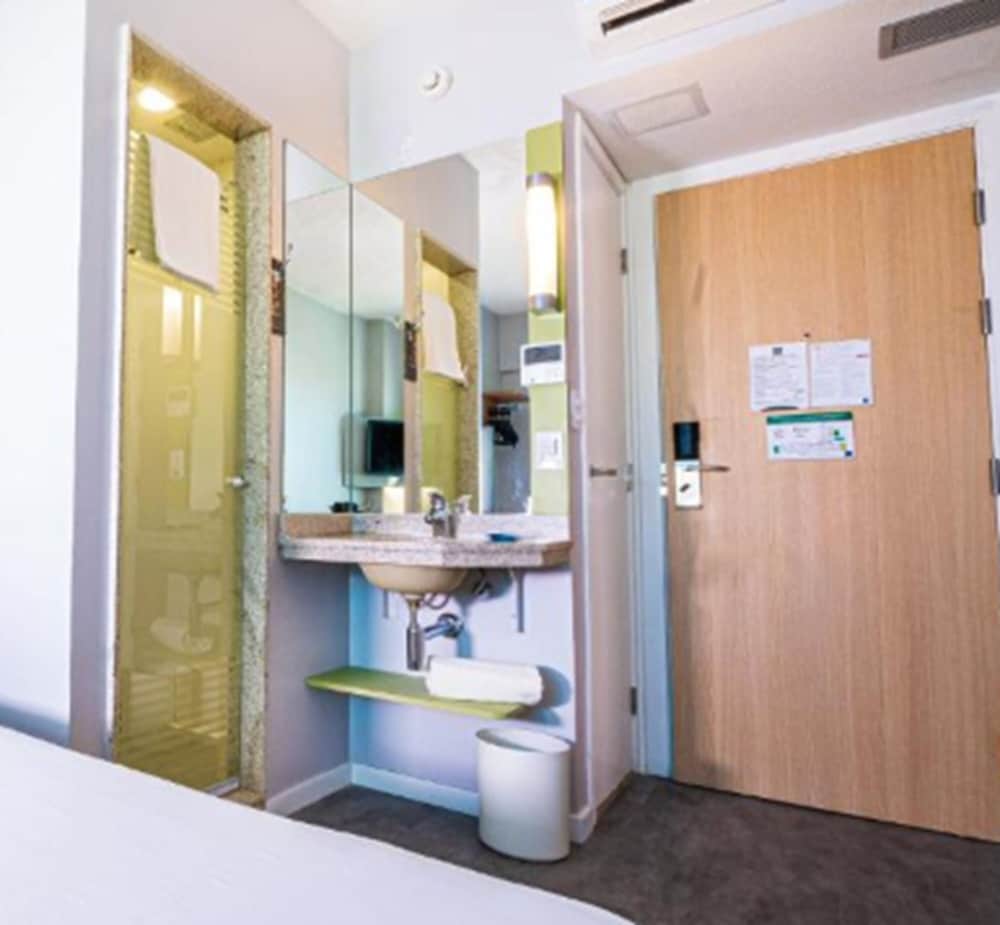 Standard Room, 2 Twin Beds (Com Frigobar) - Photo 6