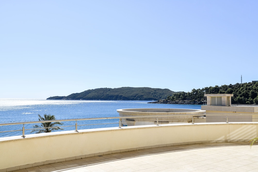 Deluxe Suite (Wellness) - Photo 6