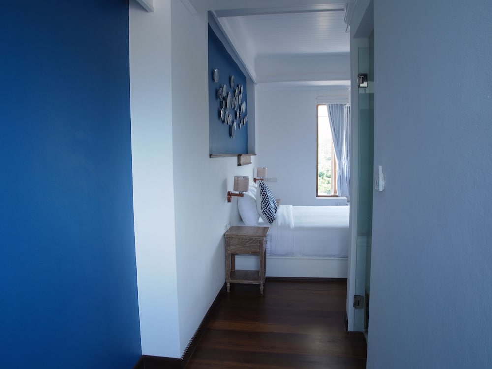 Deluxe Room (King Room) photo 3