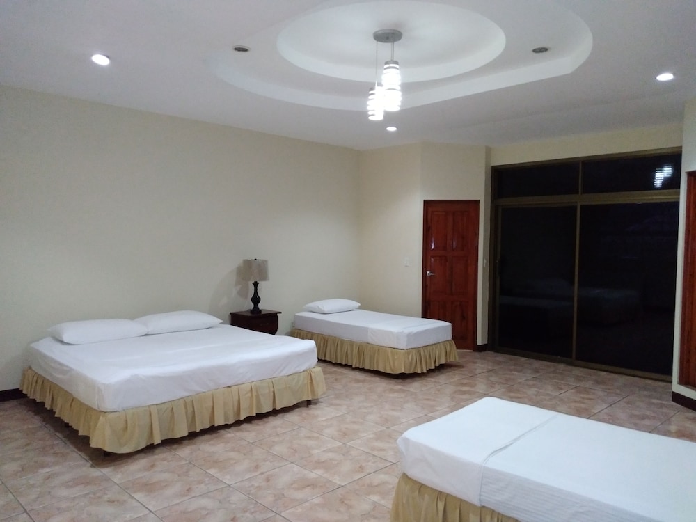Standard Quadruple Room photo 2