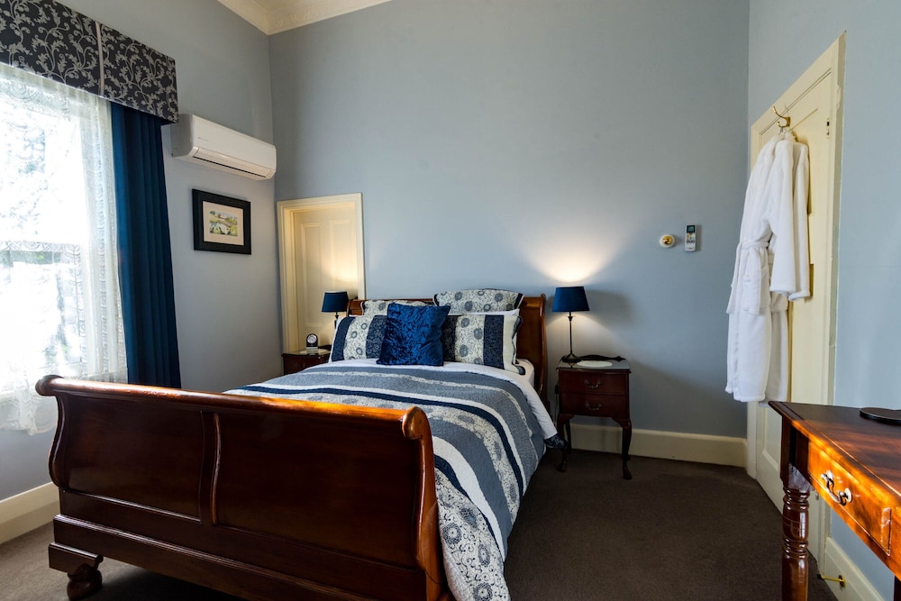 Standard Room, Non Smoking (Suite 4) photo 1