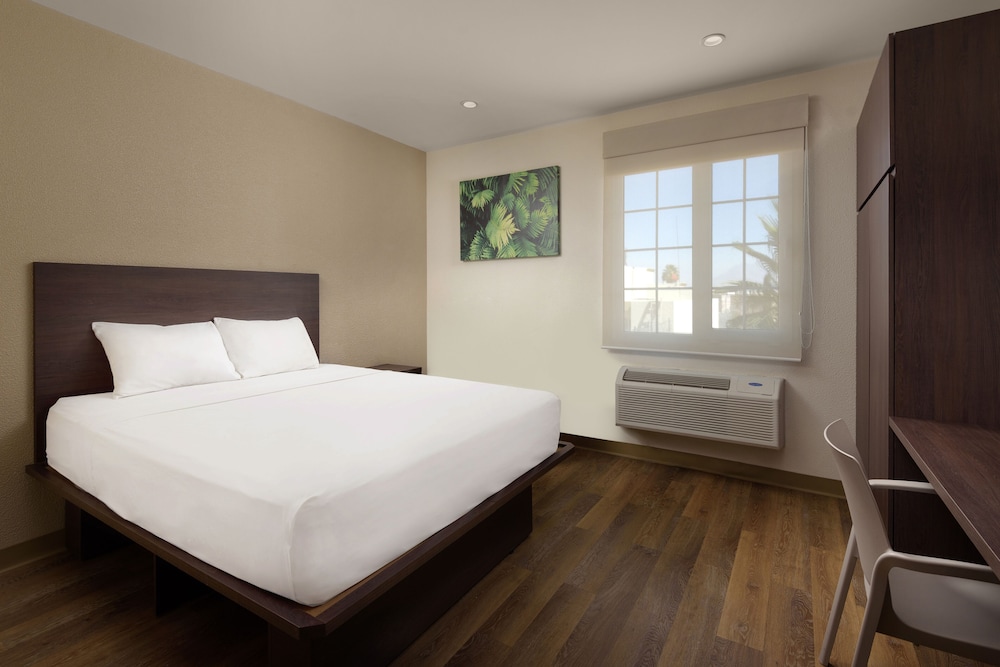 Suite, 2 Queen Beds - Photo 5