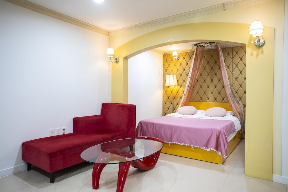 Basic Room, 1 Bedroom (Pink Lady) photo 1