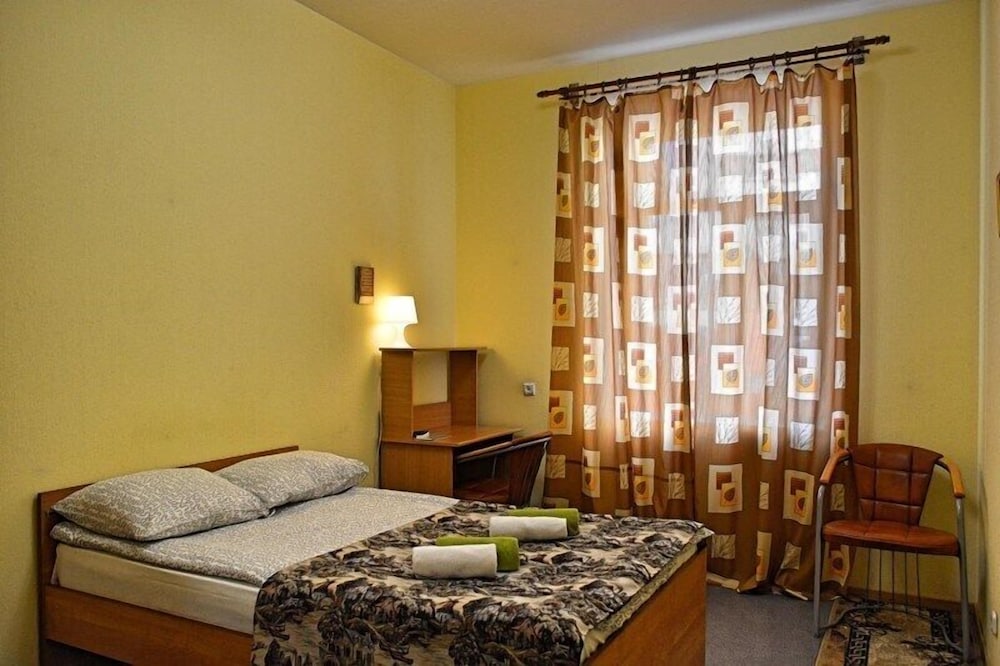 Single Room, Shared Bathroom