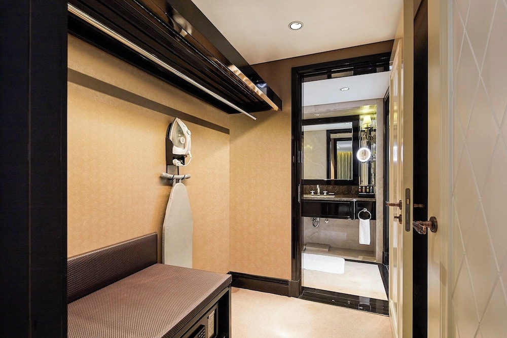 Luxury Single Room