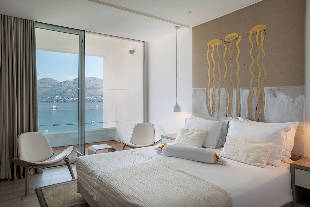 Premium Double Room with Balcony, Sea View