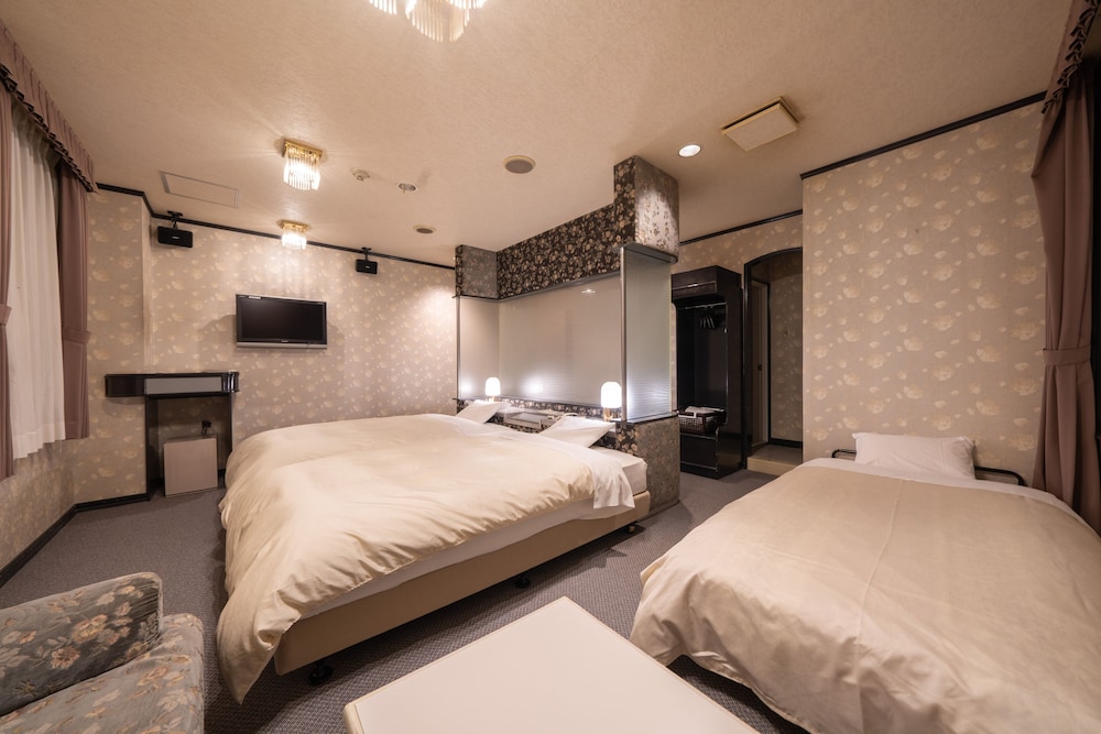 Standard Triple Room, Smoking photo 2