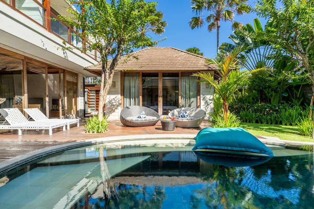 Four-Bedroom Villa with Private Pool - Photo 36