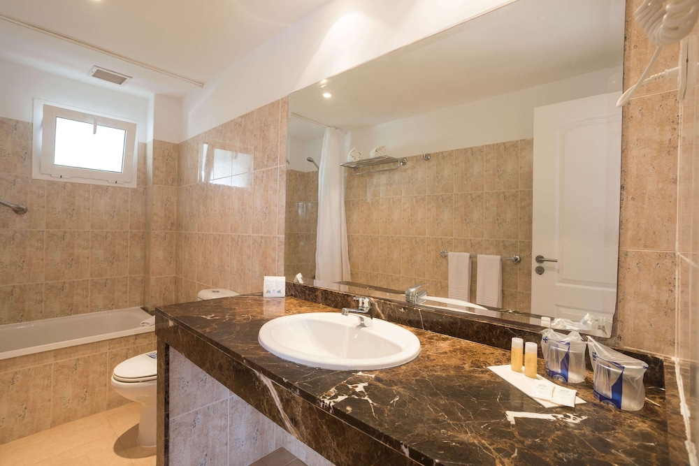 Junior Suite, Pool View (1 Adullt)