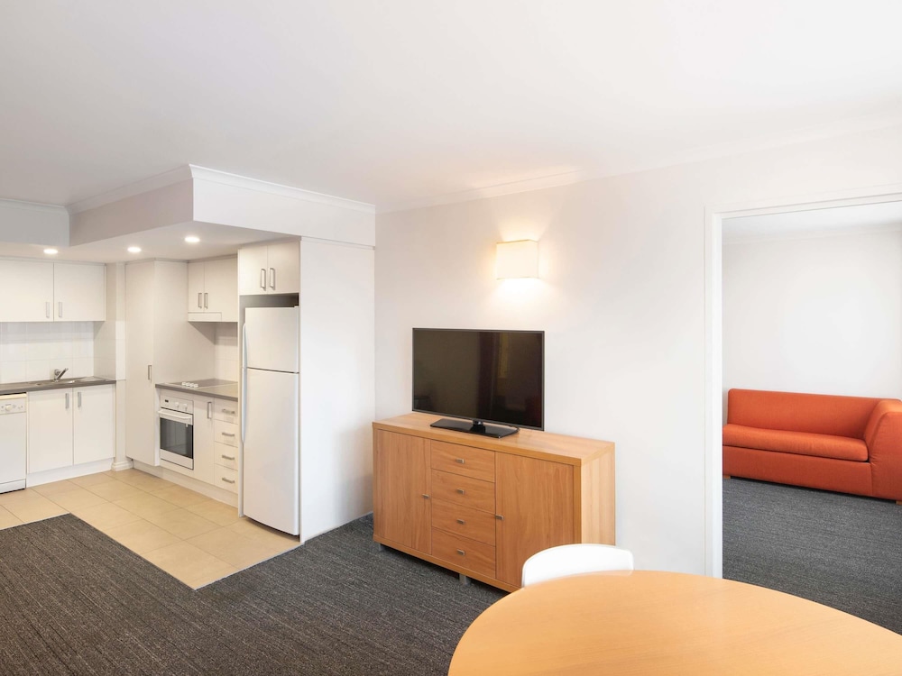 Deluxe Suite, 2 Bedrooms (King) photo 3