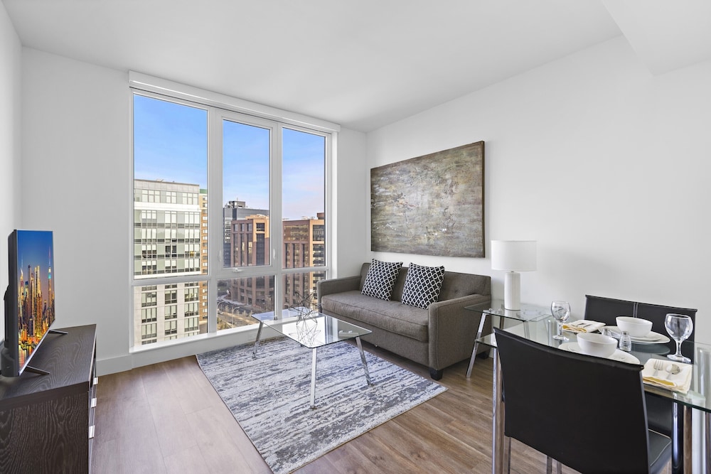 Luxury Apartment, 1 Queen Bed with Sofa bed