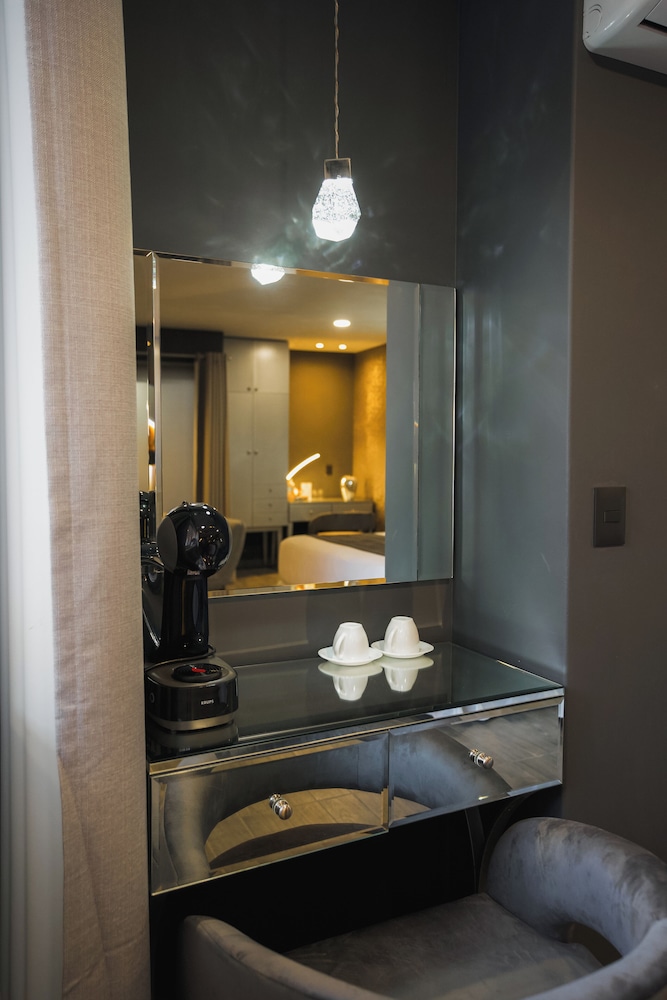 Deluxe Room, Jetted Tub photo 2