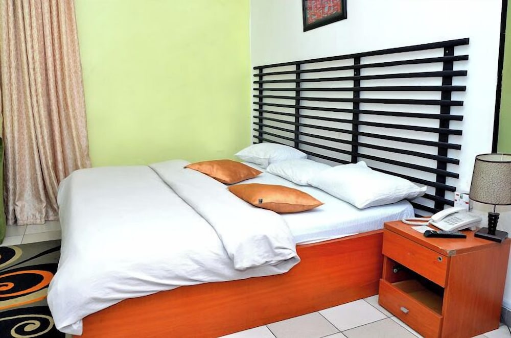 Deluxe Room, Balcony, City View photo 3