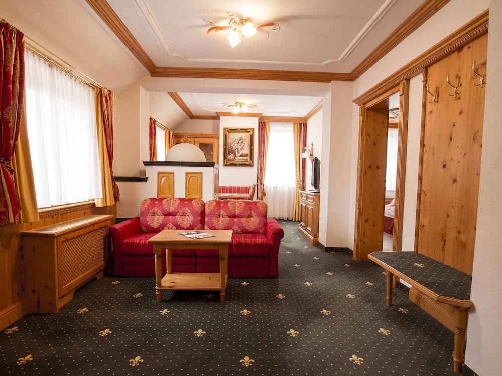 Superior Suite, 1 Double Bed with Sofa bed - Photo 11