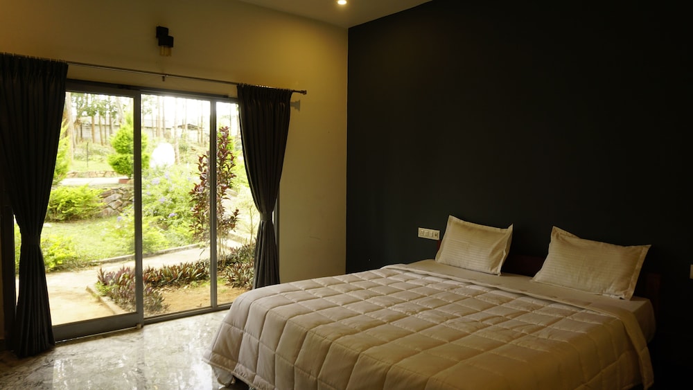 Standard Triple Room, Garden View photo 2