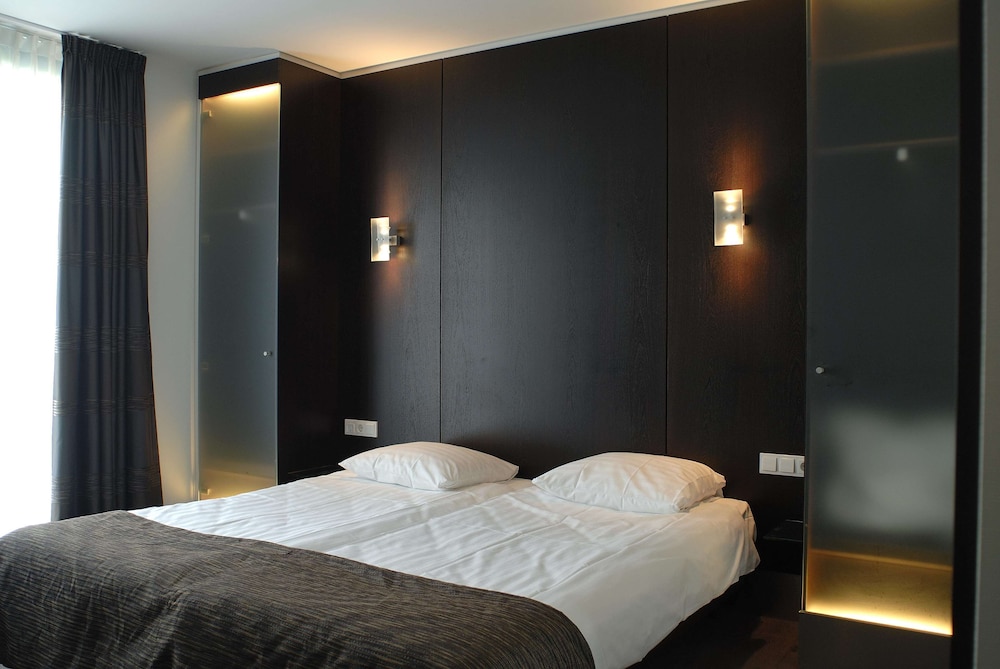 Standard Room, 3 Twin Beds, Non Smoking - Photo 6