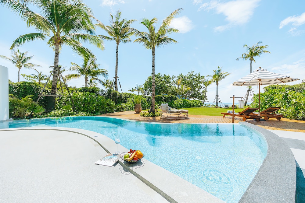 Beach Front Pool Villa - Photo 5