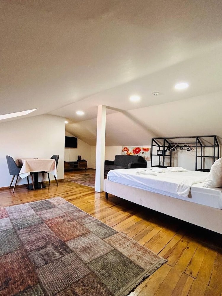 Royal Quadruple Room (Terrace View) photo 1