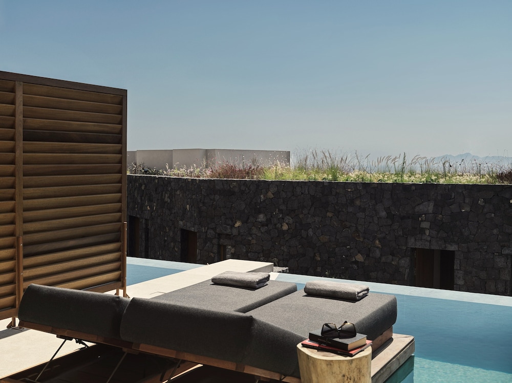 Room, 1 King Bed, Private Pool - Photo 7