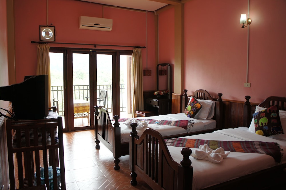Standard Twin Room, River View photo 2