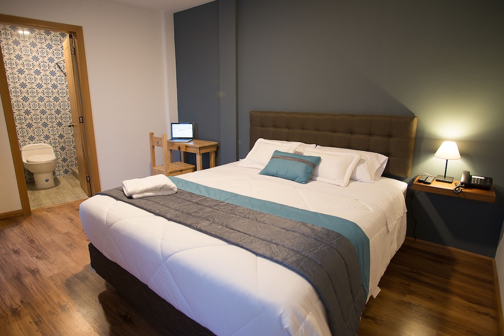 Deluxe Double Room, 1 King Bed photo 1