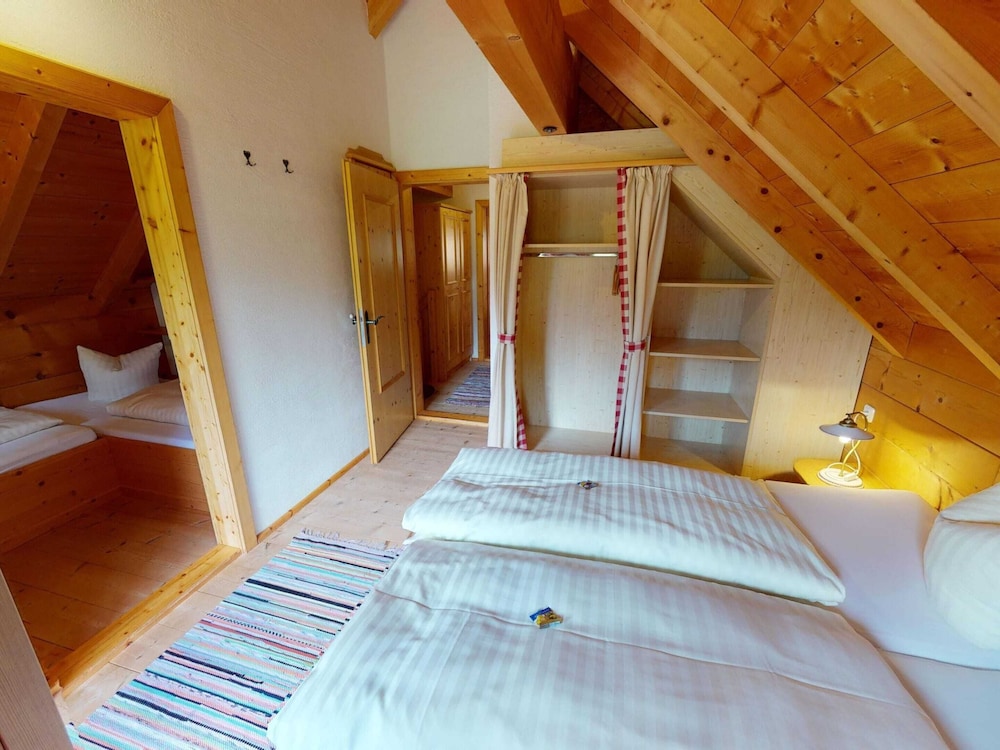 Deluxe Chalet, 4 Bedrooms photo 3