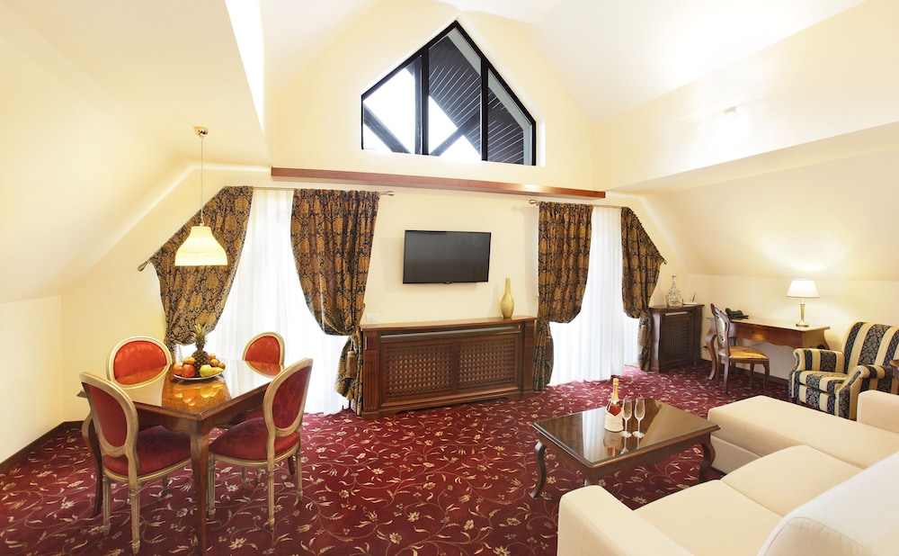 Deluxe Suite photo 1